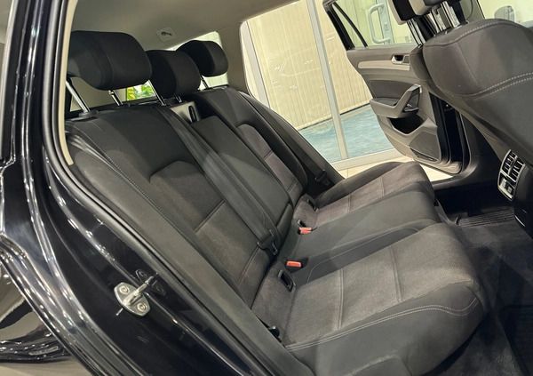 Volkswagen Passat cena 49900 przebieg: 299000, rok produkcji 2016 z Ozimek małe 631